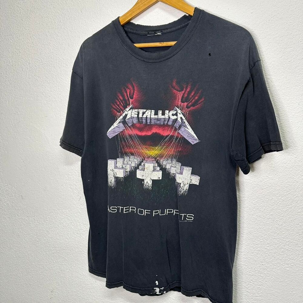 90’s thrashed Metallica Master of Puppets black cotton tee